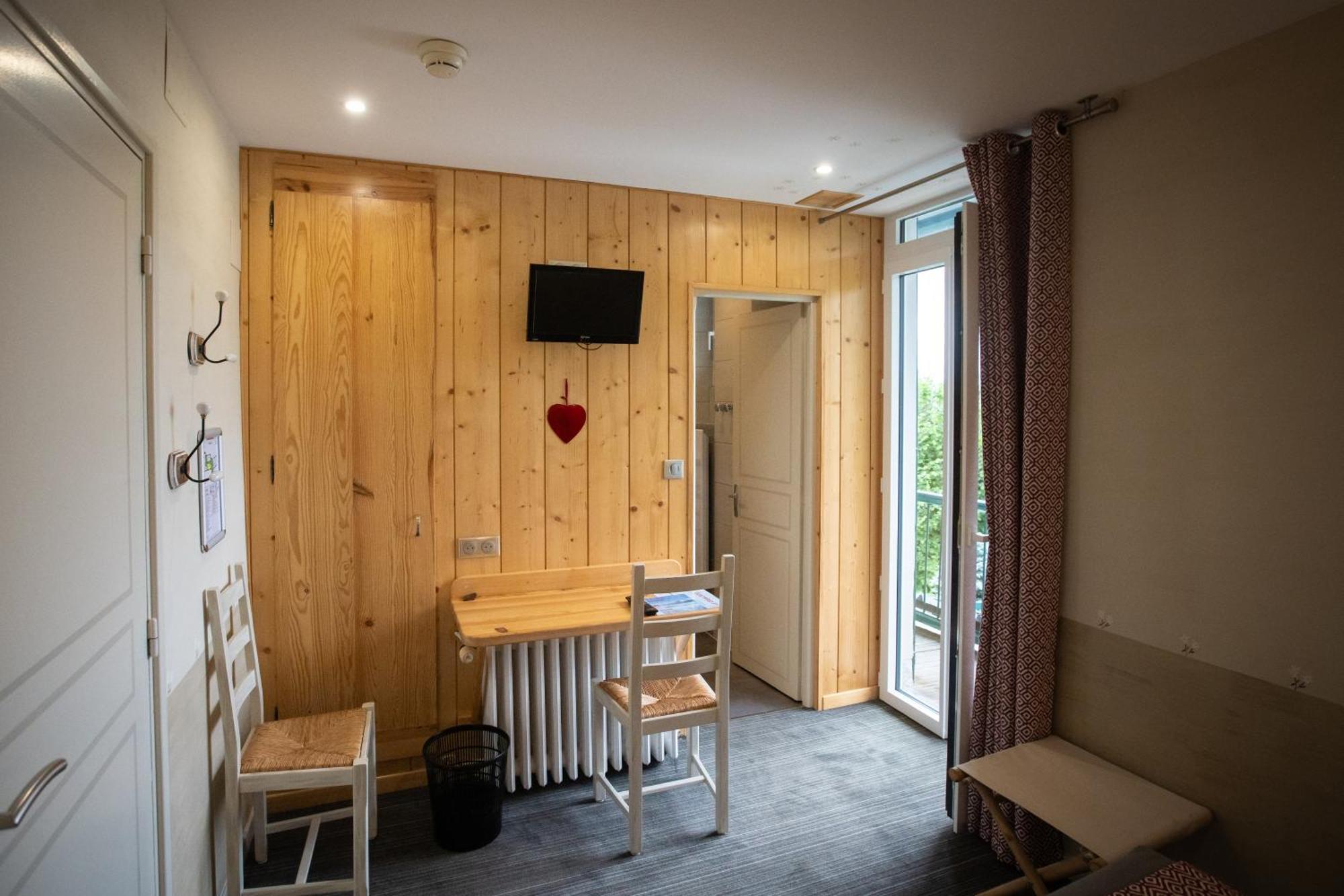 Auberge Le Cabaliros アルシザン・アヴァン エクステリア 写真