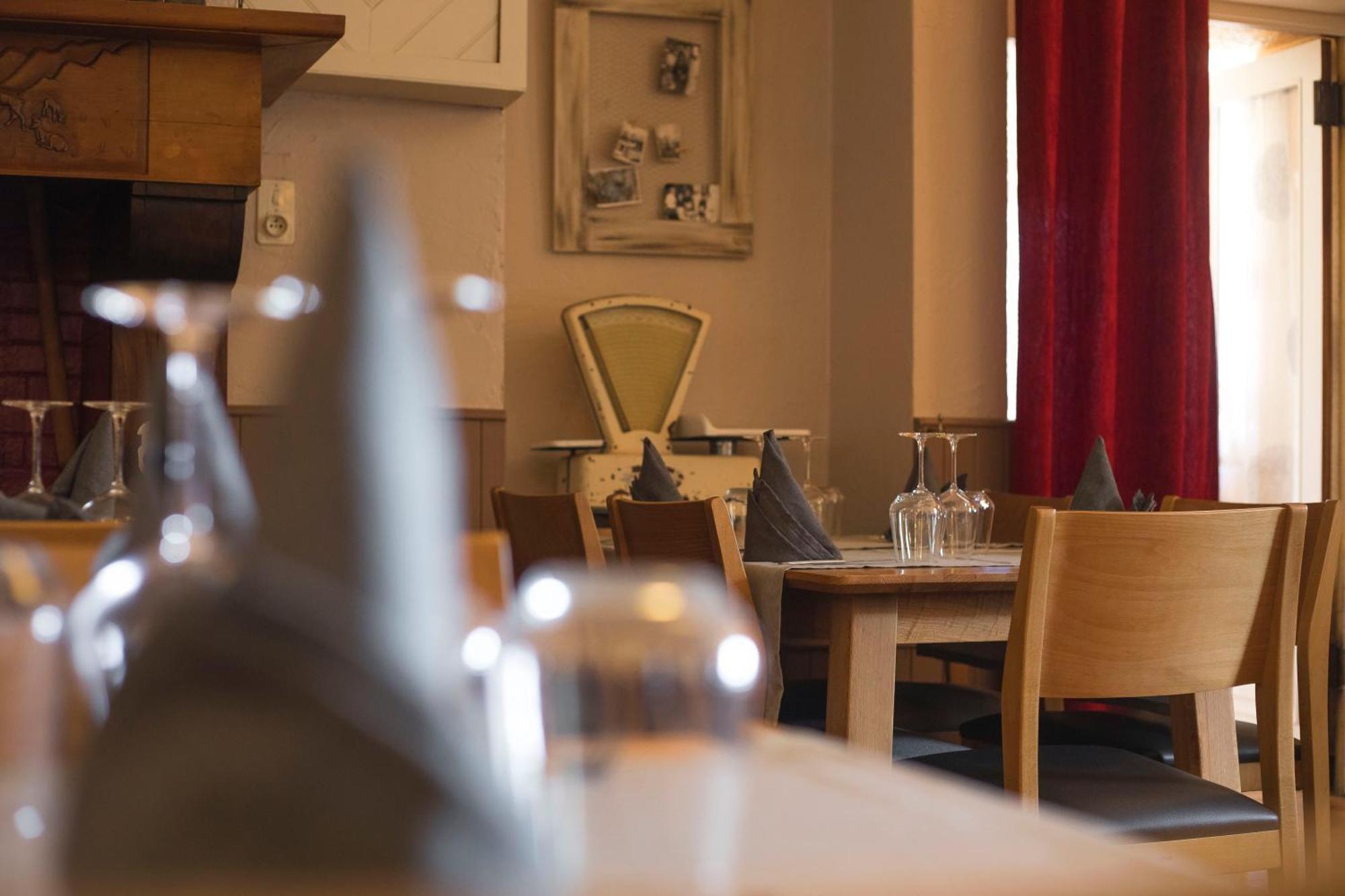 Auberge Le Cabaliros アルシザン・アヴァン エクステリア 写真